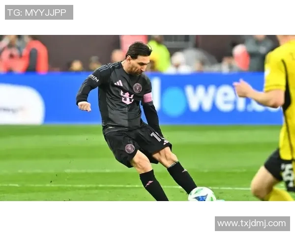 足球传奇谢幕战：回顾球星最后一场比赛的荣耀与告别